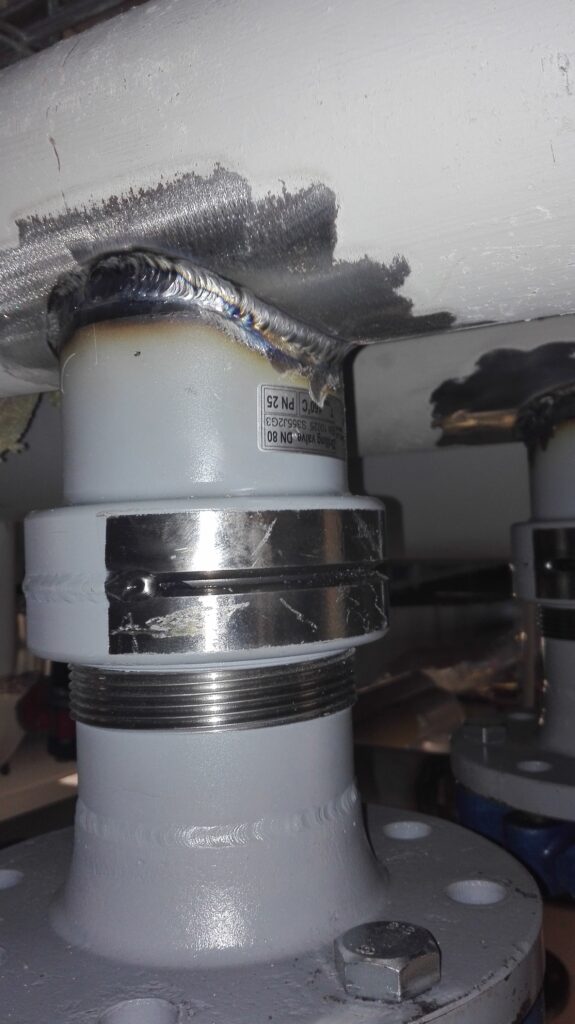 piece-pour-realiser-un-piquage-en-charge-dune-tuyauterie-acier